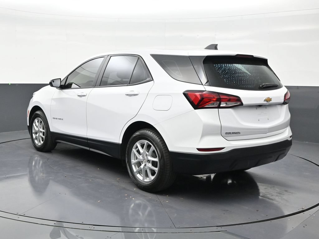 Used 2024 Chevrolet Equinox LS FWD image 3