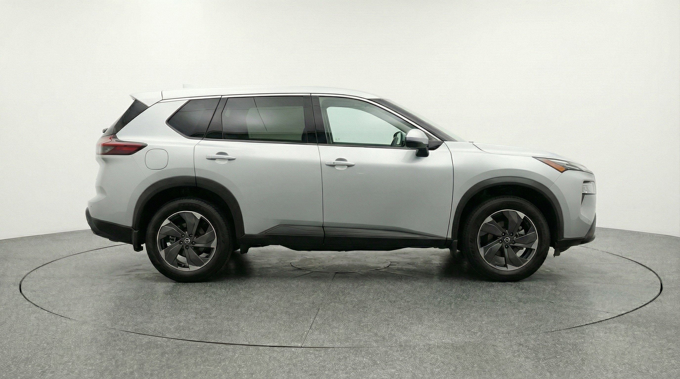 Used 2025 Nissan Rogue SV AWD/4WD image 11
