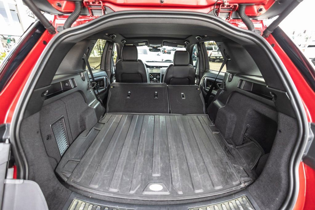 Used 2023 Land Rover Discovery Sport SE R-Dynamic image 33