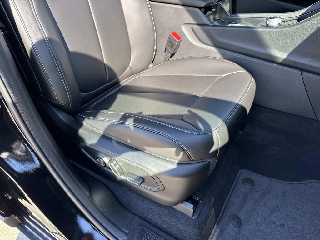 New 2025 Jeep Grand Cherokee Limited w/ Black Appearance Package image 23