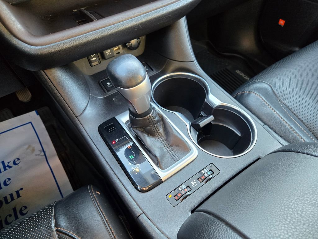 Used 2019 Toyota Highlander Limited Platinum image 21