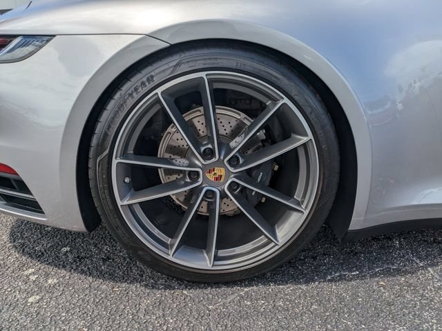 Used 2024 Porsche 911 Carrera RWD image 13