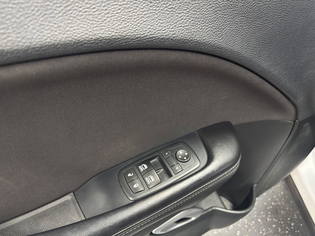 Used 2016 Dodge Challenger SXT w/ Driver Convenience Group image 10