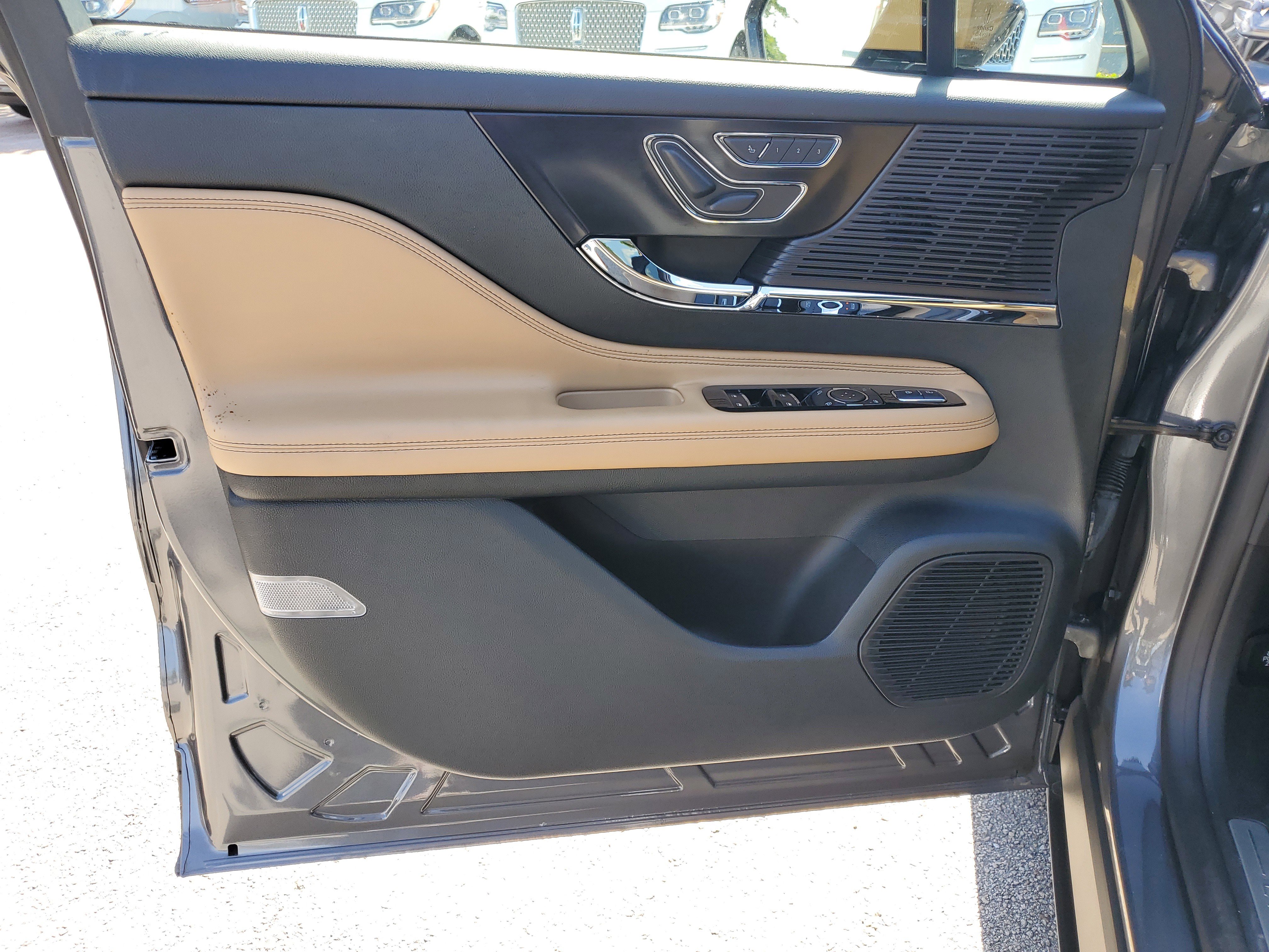 Certified 2022 Lincoln Corsair Reserve w/ Elements Package image 15