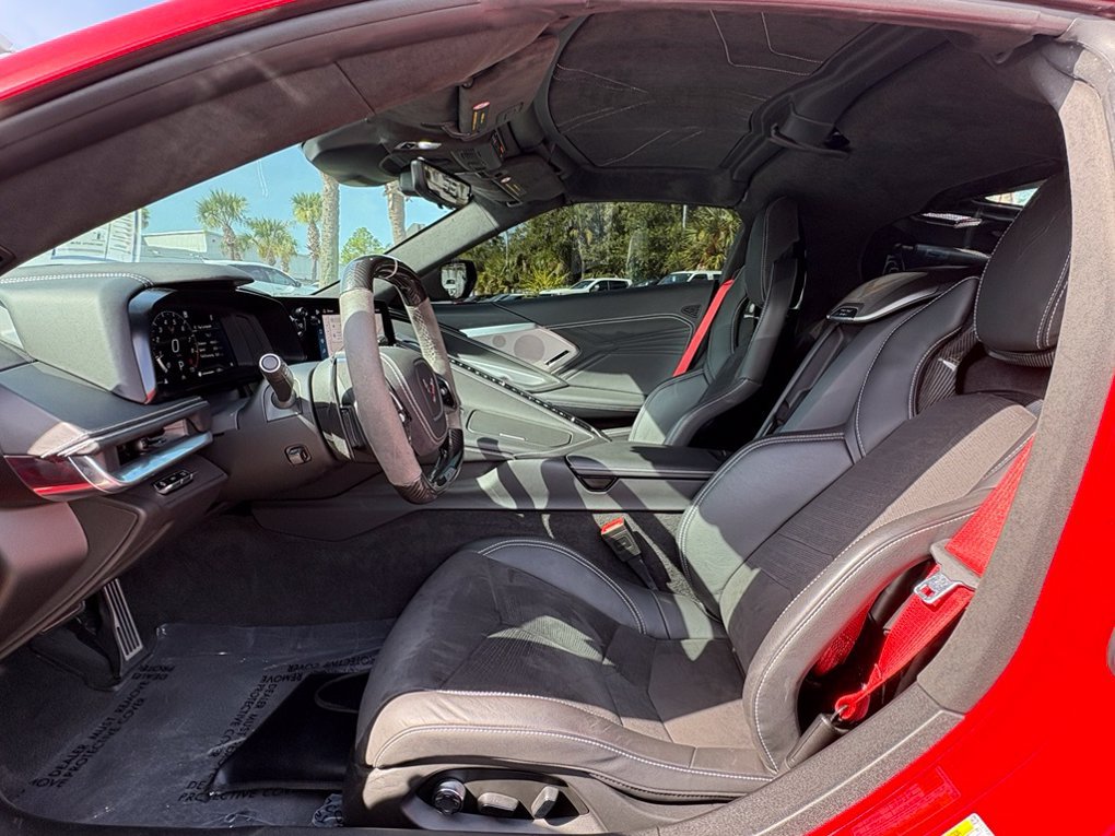 Used 2025 Chevrolet Corvette Z06 RWD image 19