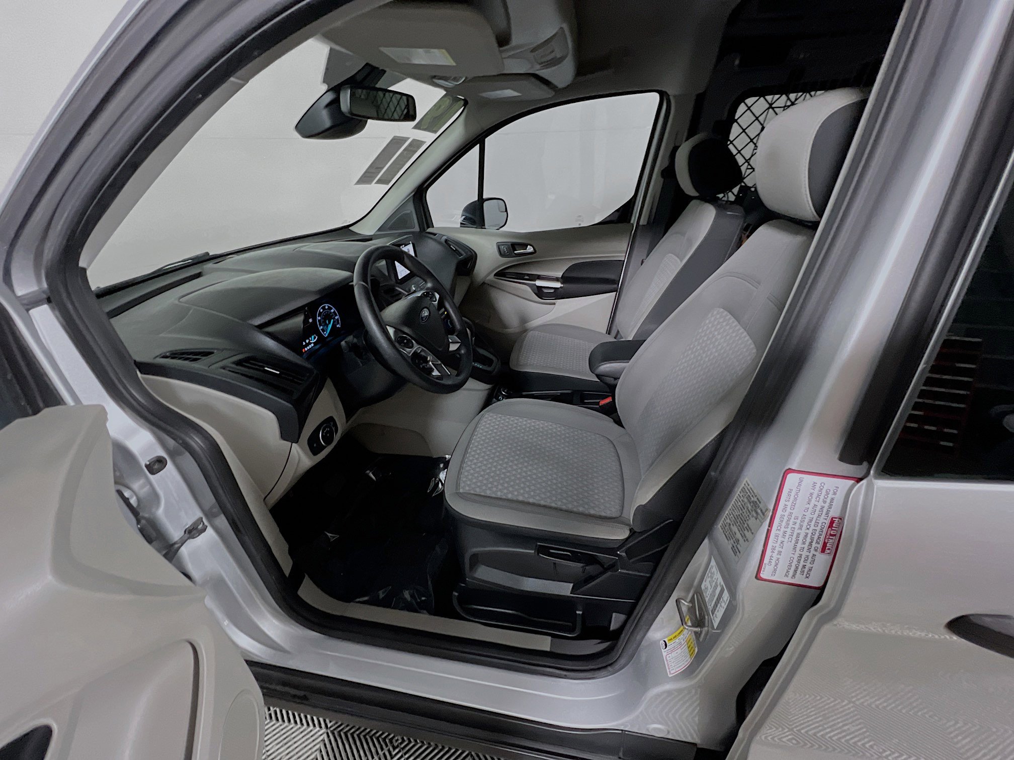 Used 2019 Ford Transit Connect XLT FWD image 15