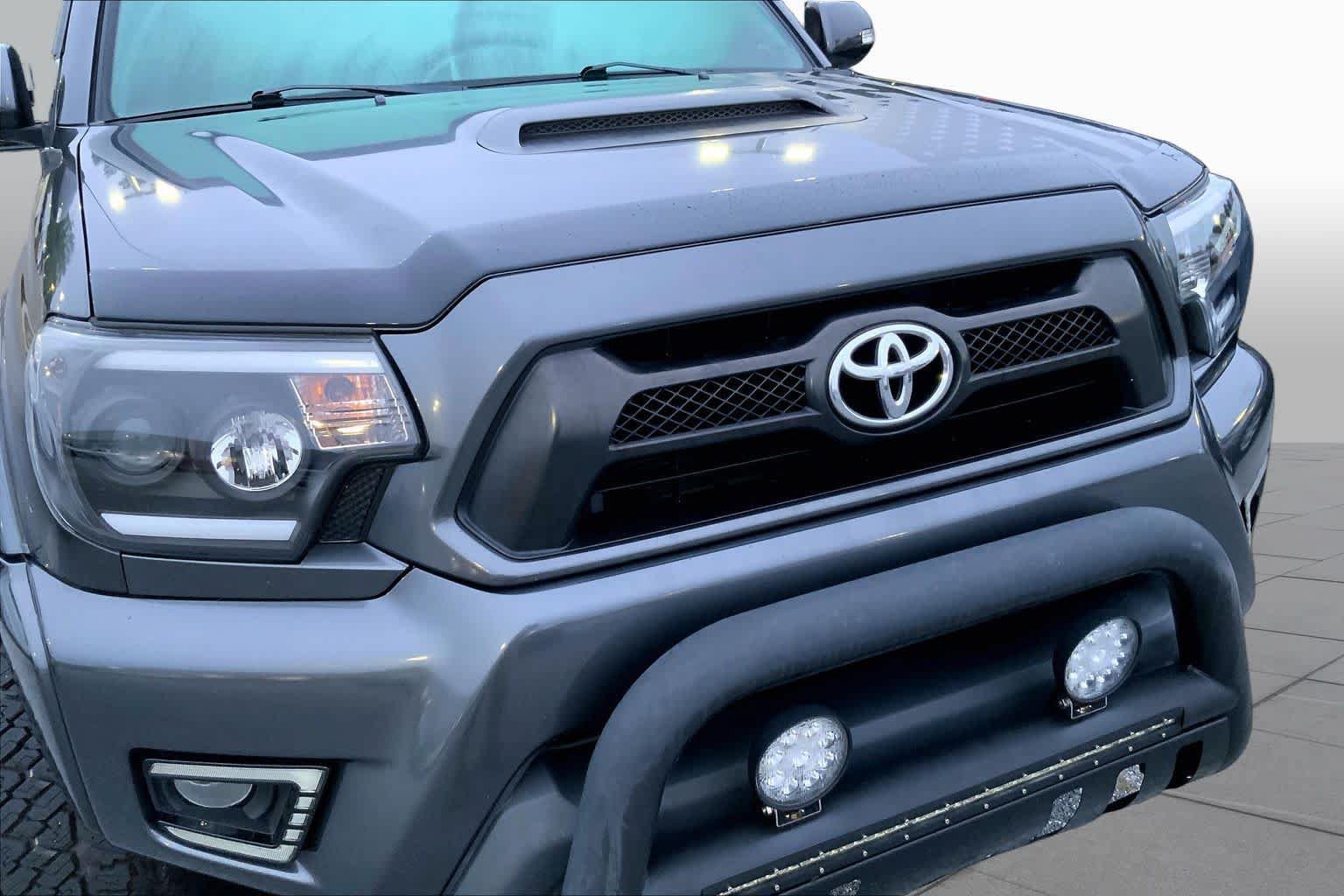 Used 2015 Toyota Tacoma PreRunner w/ TRD Sport Package RWD image 29