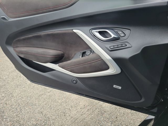 Used 2018 Chevrolet Camaro ZL1 image 17