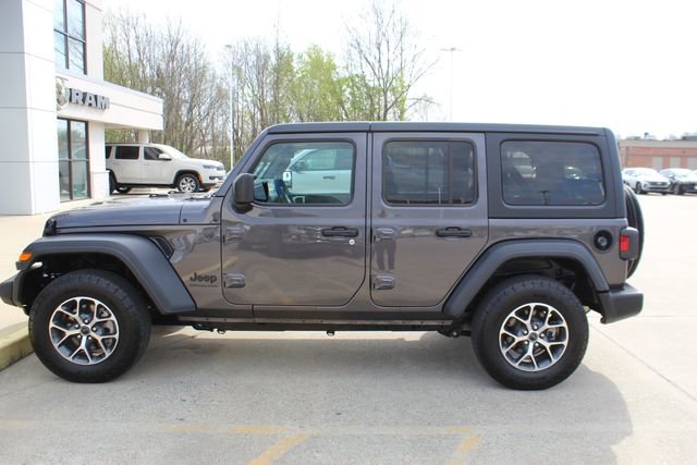 Used 2024 Jeep Wrangler Sport S image 2