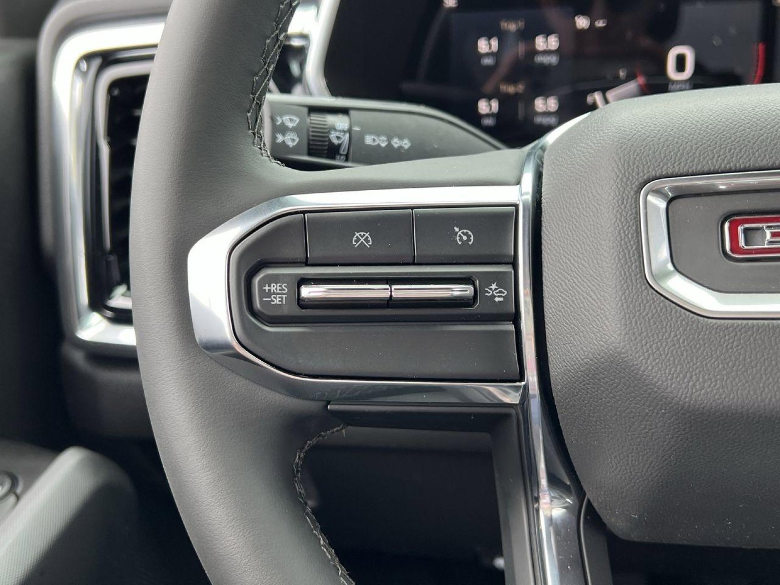 New 2025 GMC Canyon Elevation w/ Convenience Package image 25