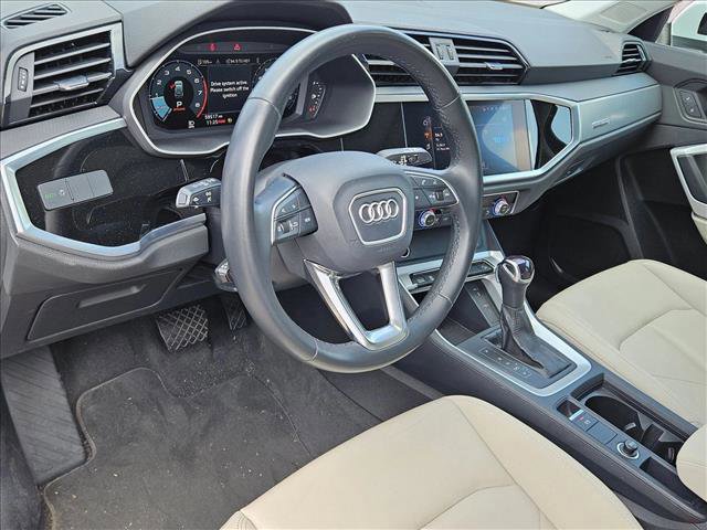 Used 2022 Audi Q3 2.0T Premium w/ Convenience Package AWD/4WD image 9