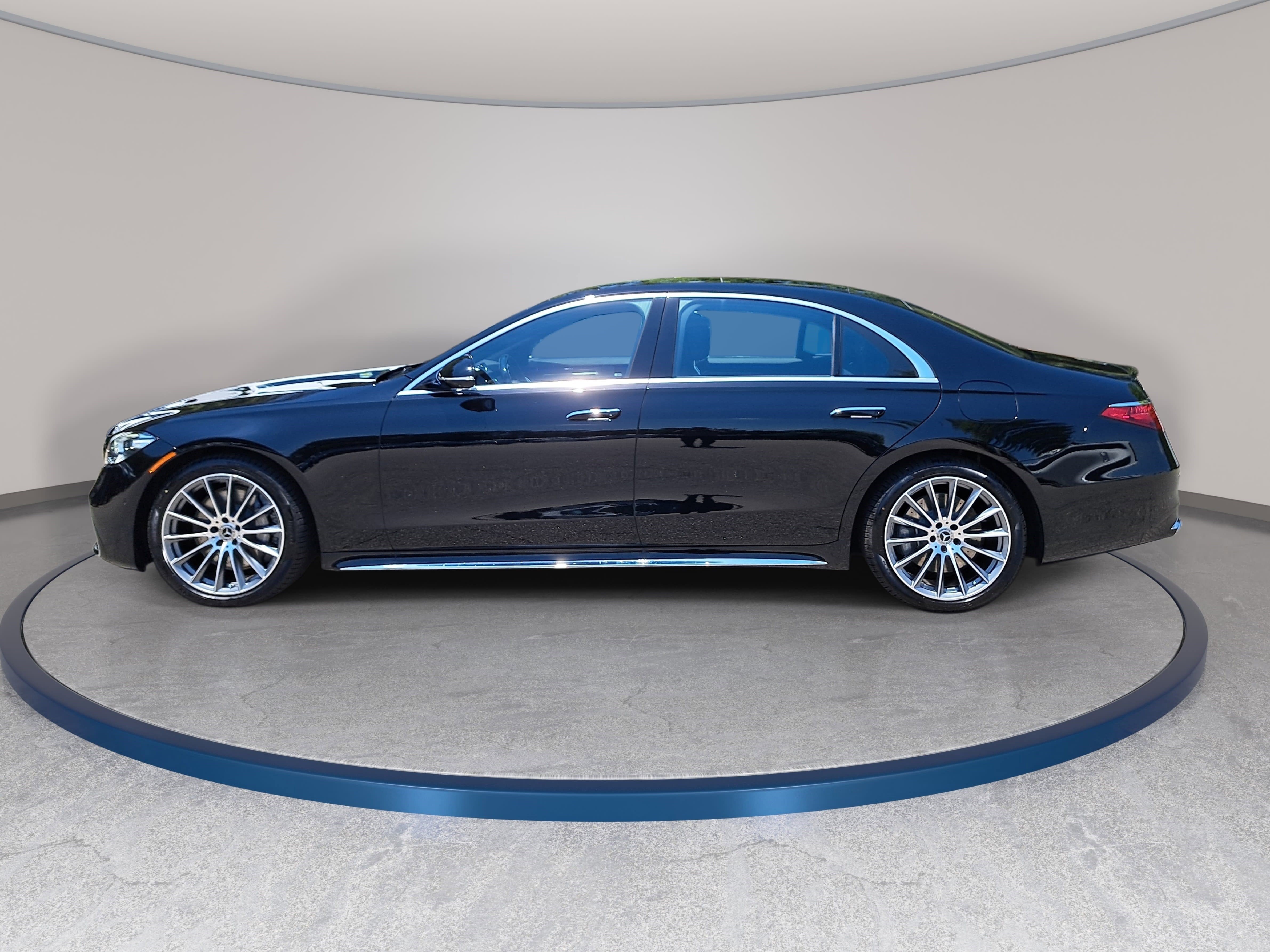 New 2026 Mercedes-Benz S 580e 4MATIC Sedan image 8