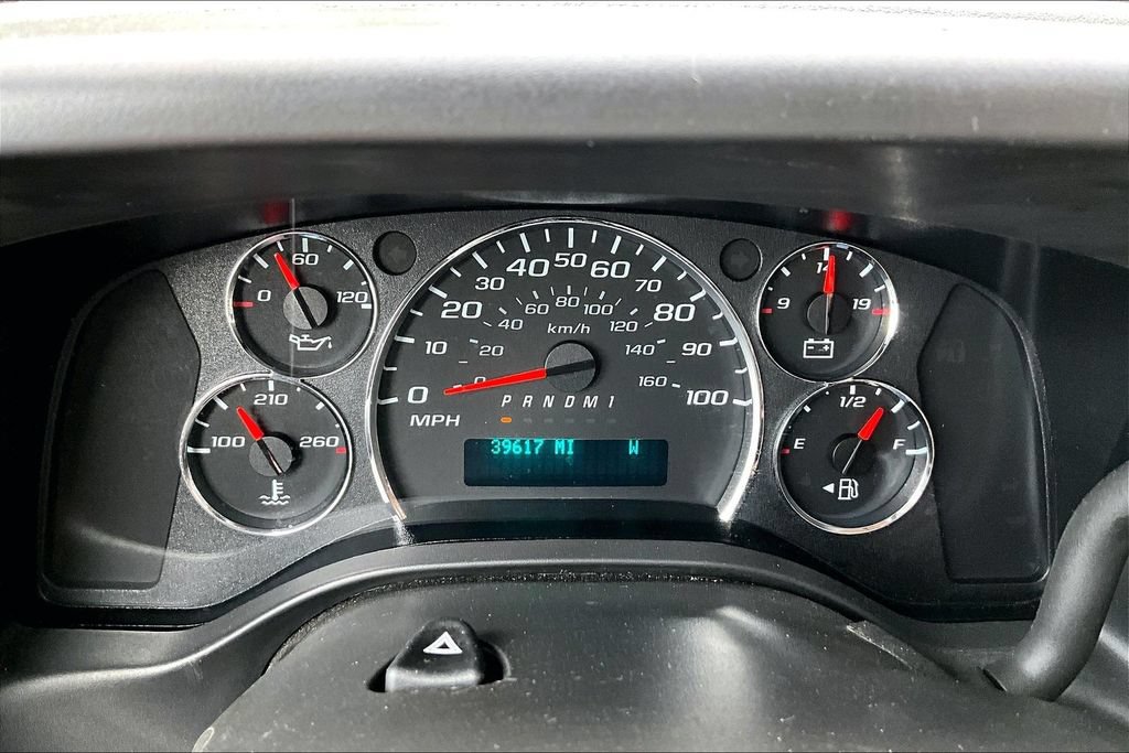 Used 2025 Chevrolet Express 3500 LT w/ LT Preferred Equipment Group RWD image 13