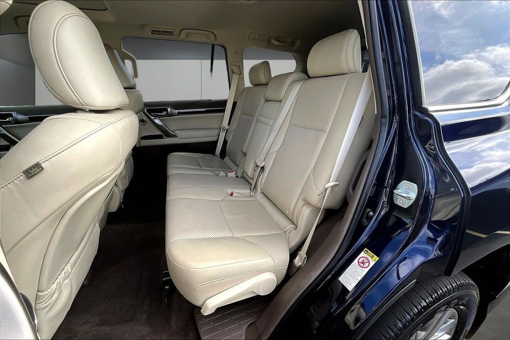 Used 2018 Lexus GX 460 Luxury w/ Preferred Accessory Package AWD/4WD image 22