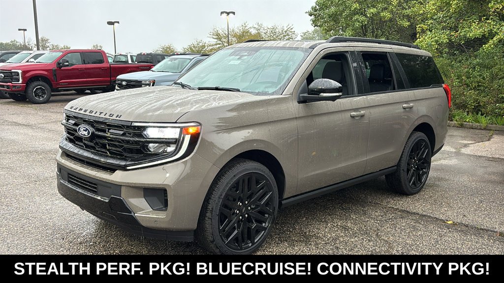 New 2027 Ford Expedition Platinum w/ Stealth Performance Package AWD/4WD image 3