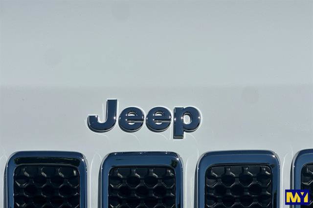 Used 2021 Jeep Cherokee Latitude Lux FWD image 38