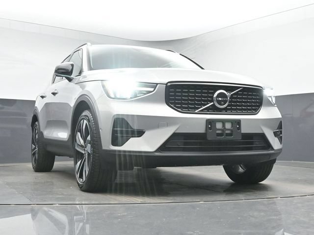 Used 2023 Volvo XC40 B5 Ultimate w/ Protection Package Premier AWD/4WD image 38