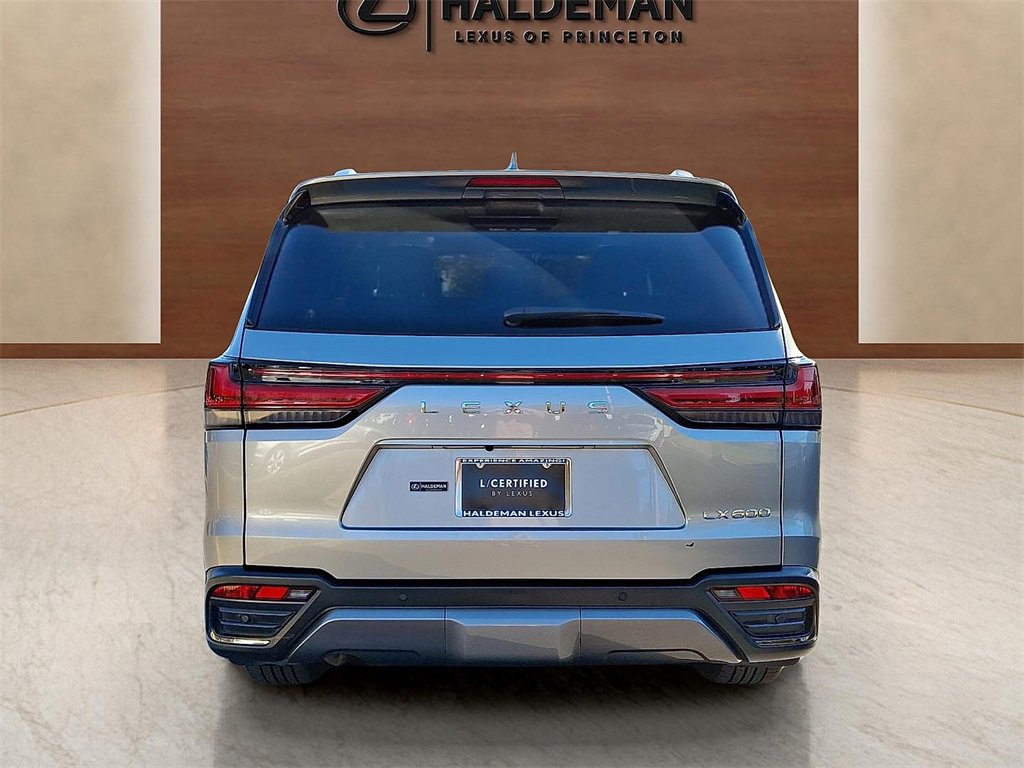 Used 2023 Lexus LX 600 4WD w/ Luxury Package image 5