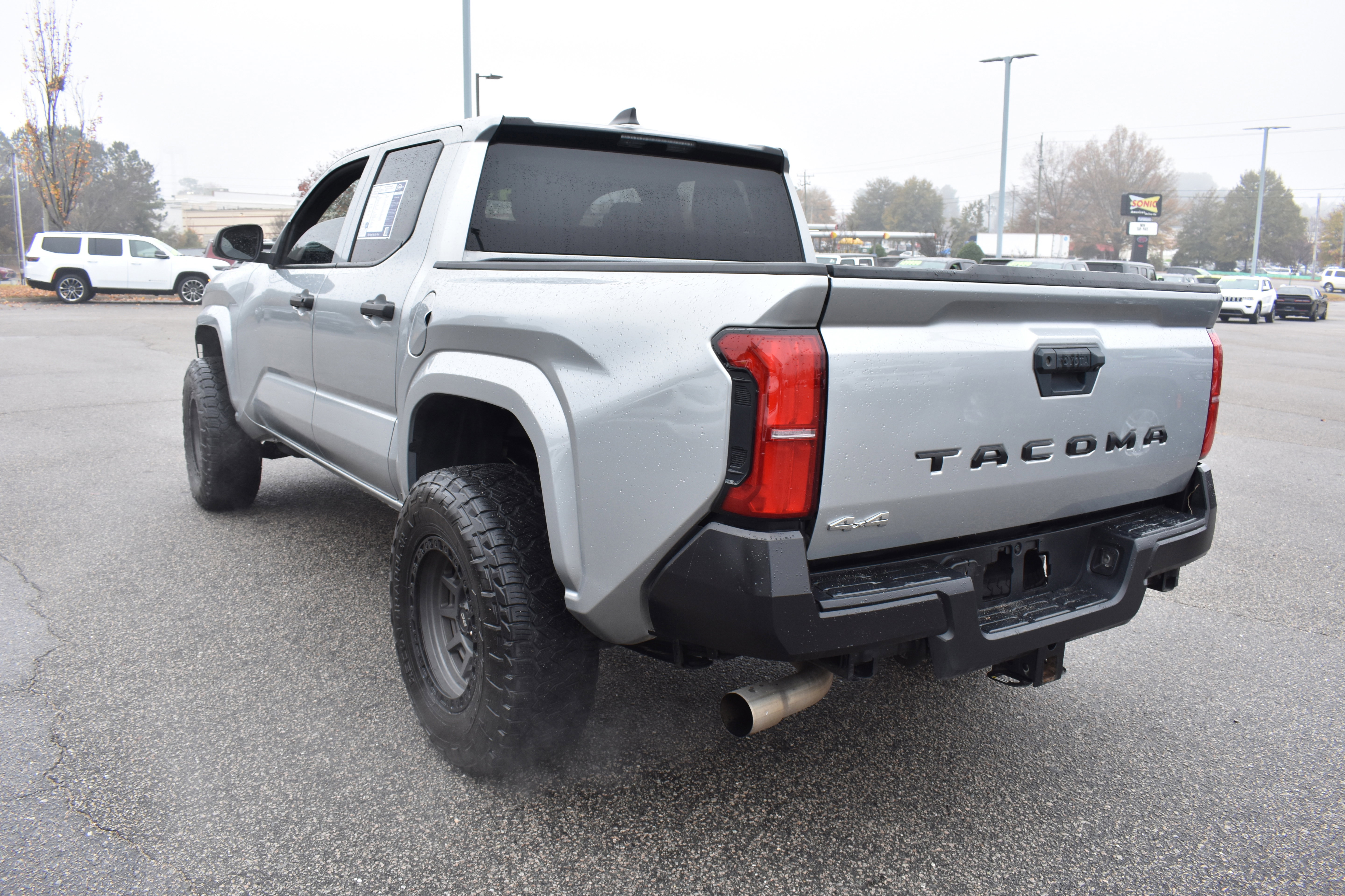 Used 2024 Toyota Tacoma SR image 7