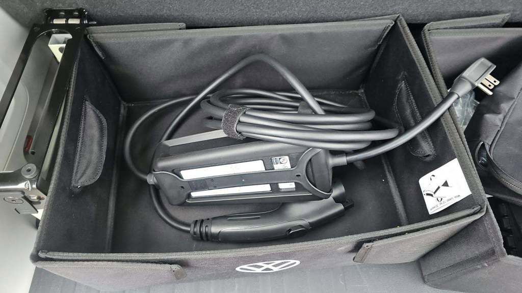 Used 2025 Volkswagen ID. Buzz Pro S Plus image 9