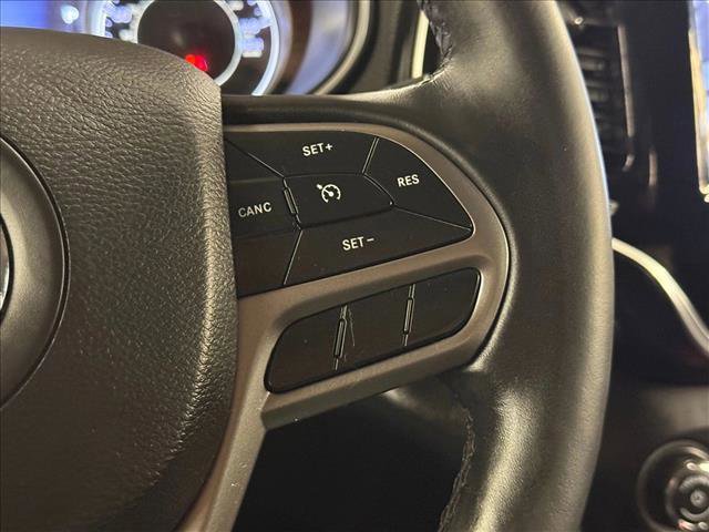 Used 2019 Jeep Cherokee Limited image 12