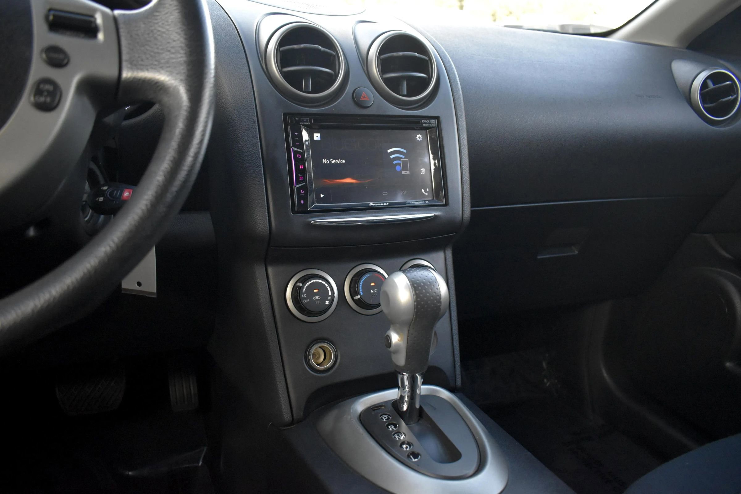 Used 2011 Nissan Rogue S Krom Edition image 20