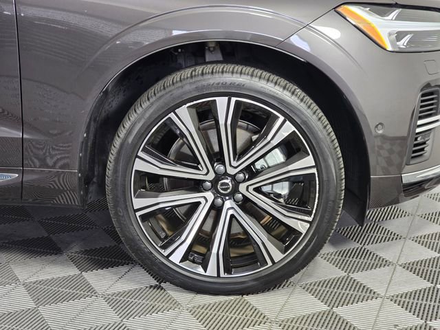 Used 2023 Volvo XC60 T8 Ultimate w/ Climate Package image 9
