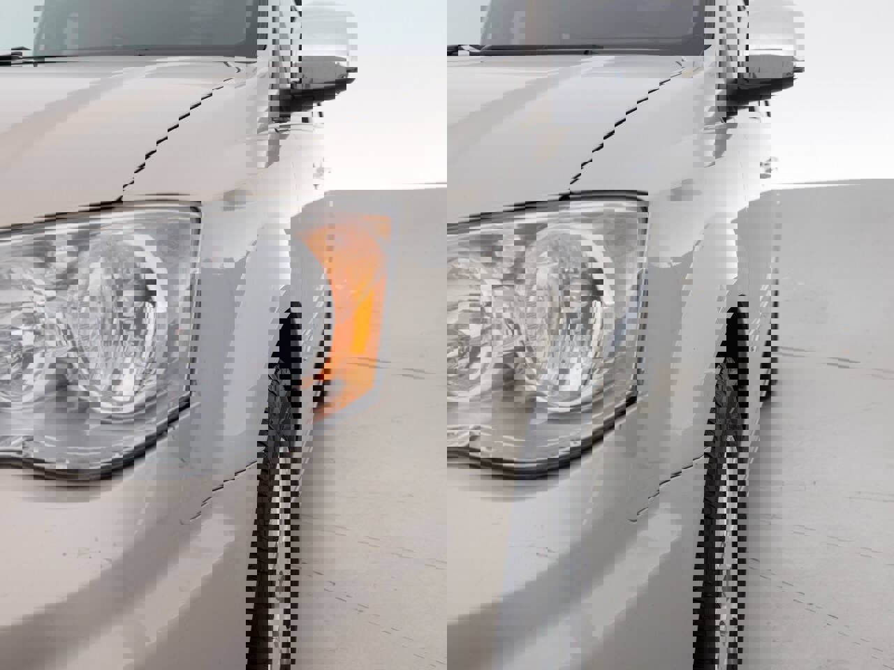 Used 2012 Chrysler Town & Country Touring-L w/ Entertainment Group #2 image 12