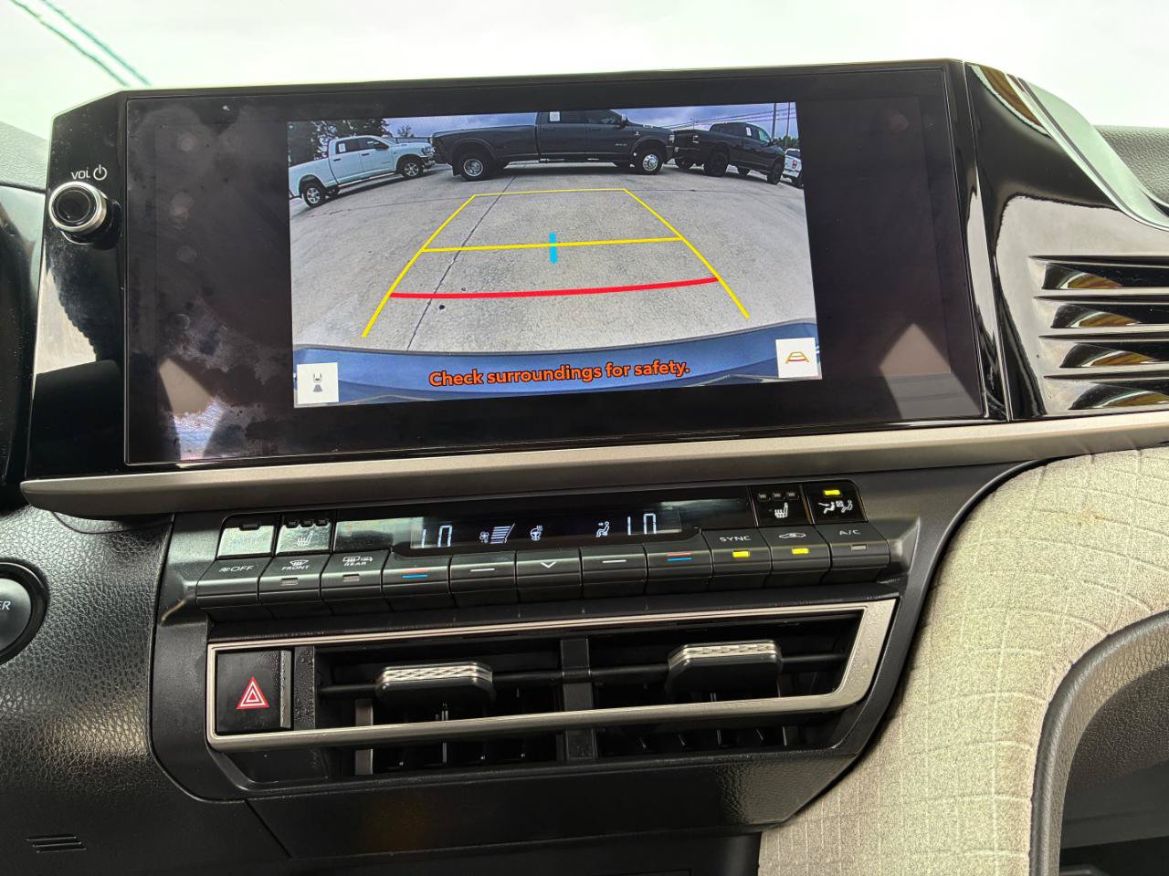 Used 2025 Toyota Camry XLE FWD image 19