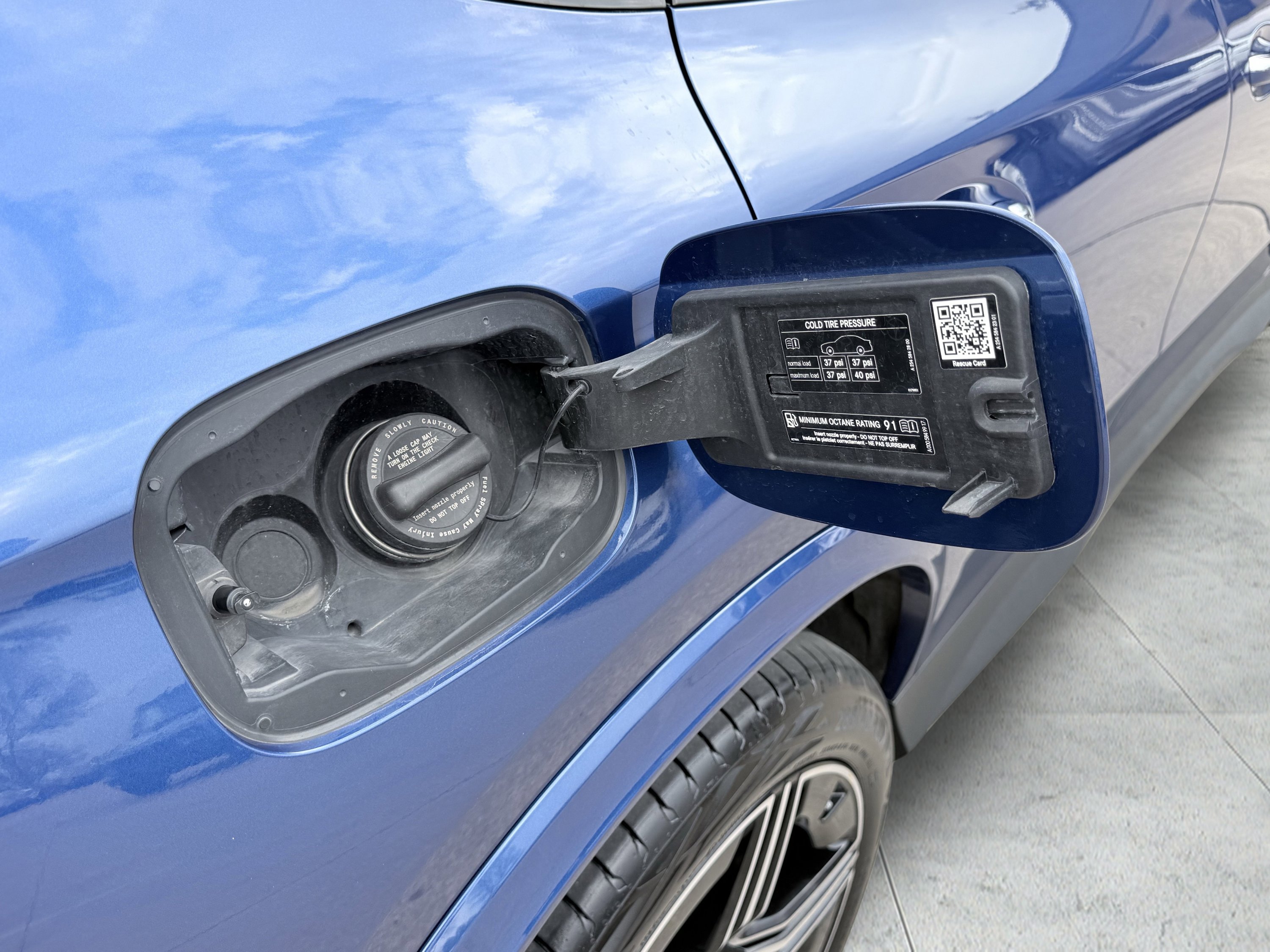 Used 2024 Mercedes-Benz GLC 300 4MATIC w/ AMG Line image 11