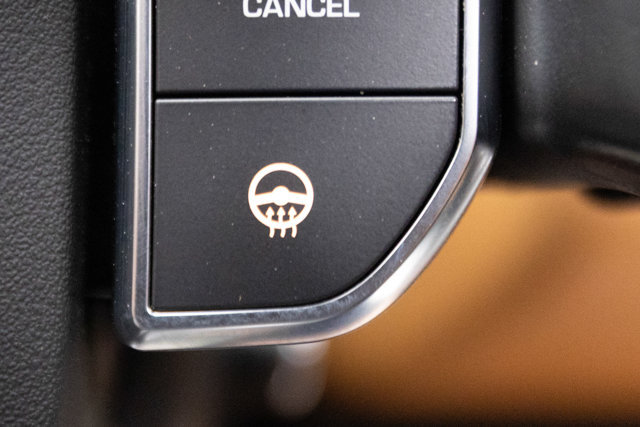 Used 2018 Land Rover Discovery HSE Luxury AWD/4WD image 16