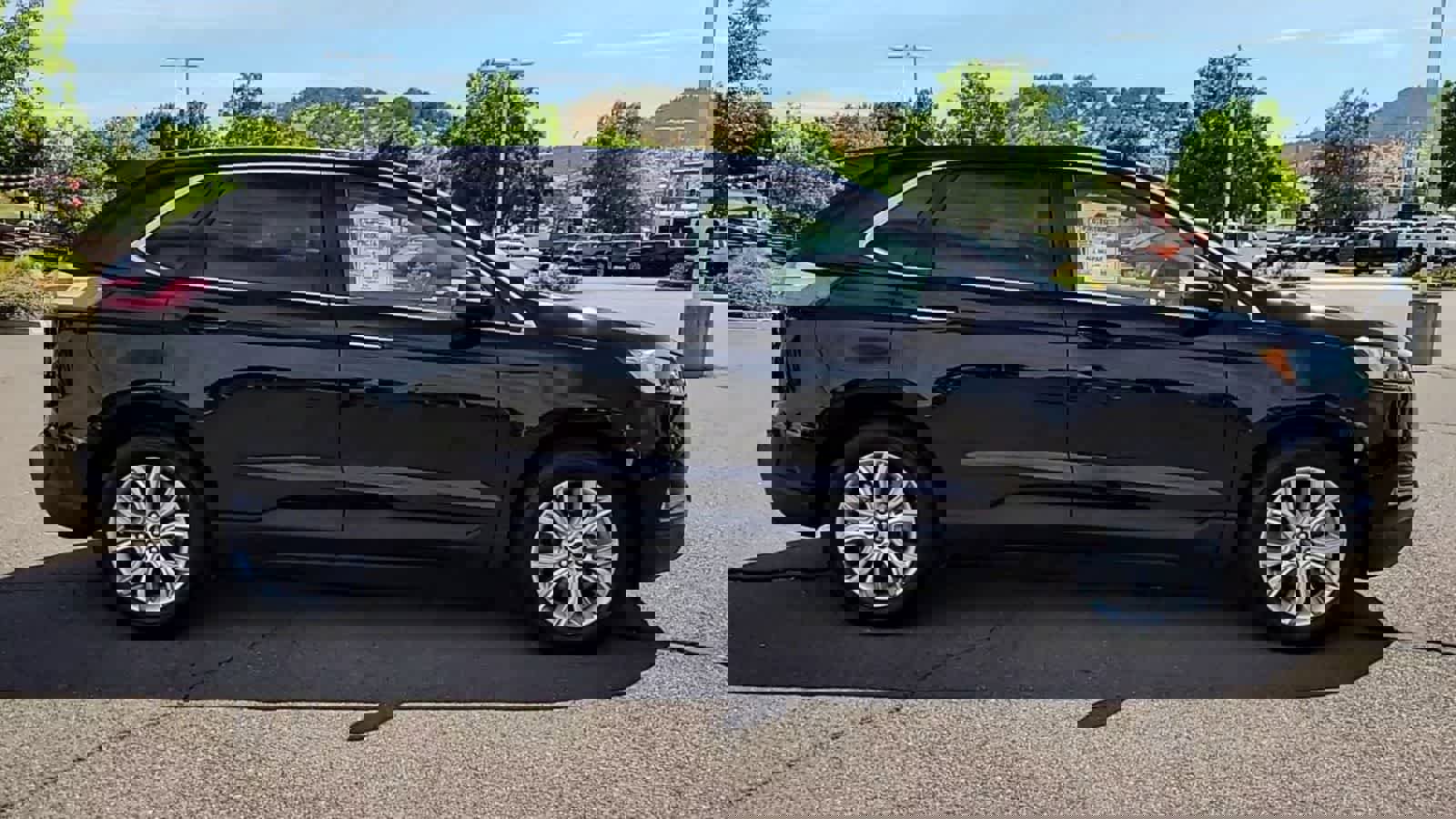 Used 2023 Ford Edge Titanium image 9