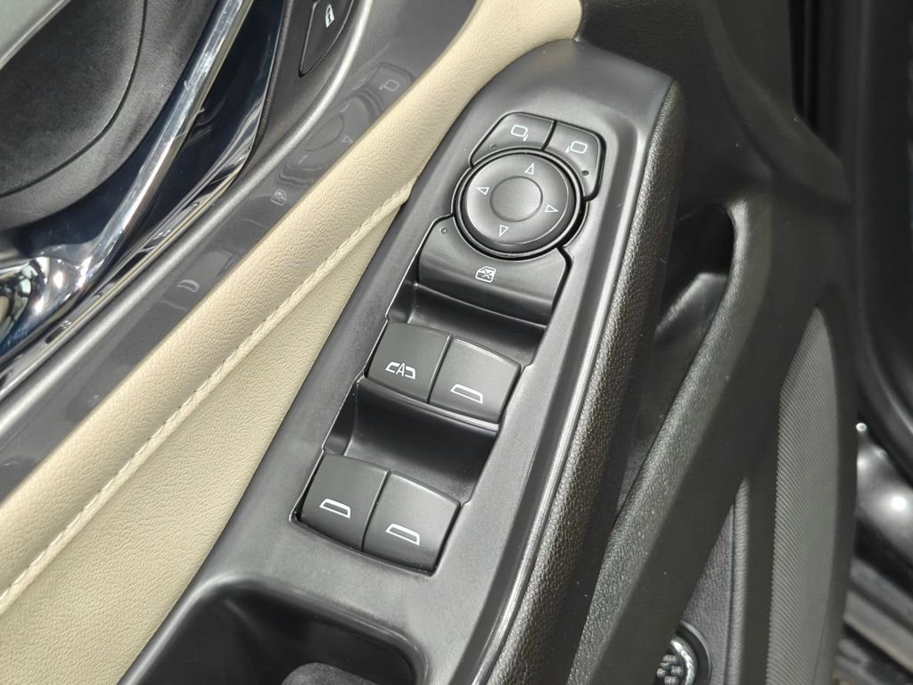 Used 2022 Chevrolet Traverse LT image 53