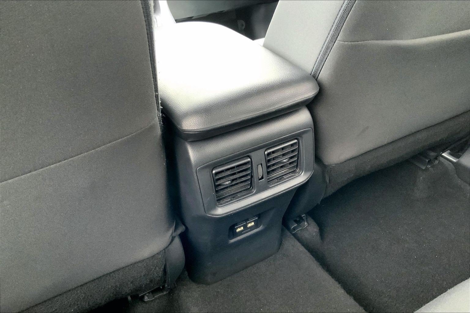 Used 2021 Toyota RAV4 XLE FWD image 39