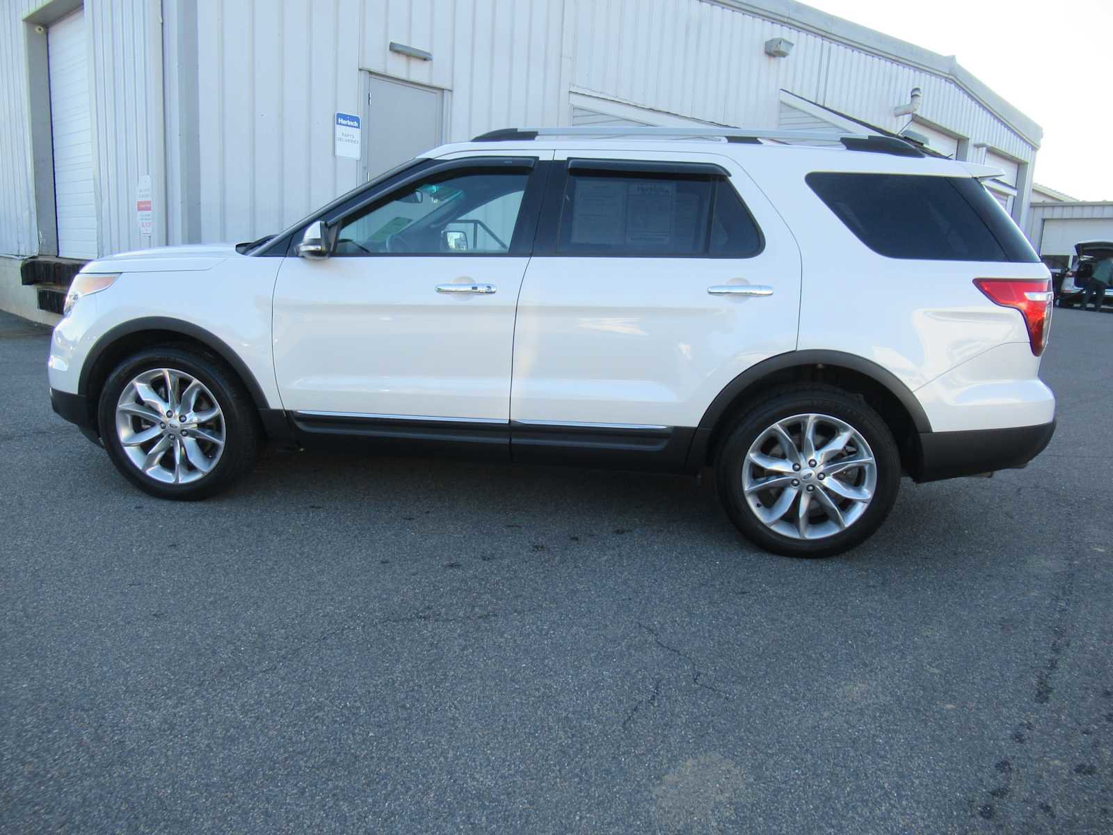Used 2014 Ford Explorer Limited w/ Equipment Group 301A image 8