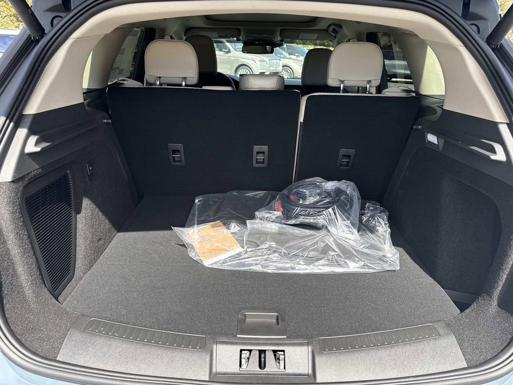 New 2026 Lincoln Corsair Grand Touring image 11