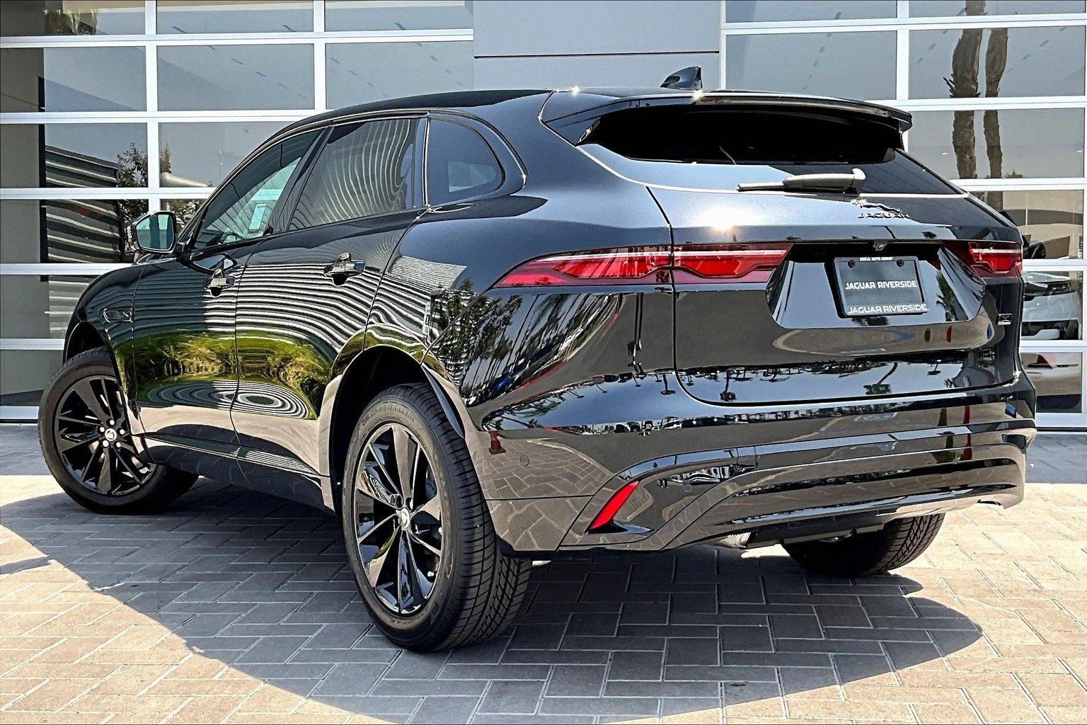 New 2026 Jaguar F-PACE R-Dynamic S image 3