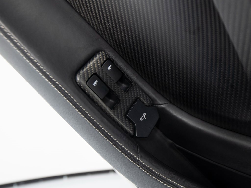 Used 2016 McLaren 675LT Spider image 14