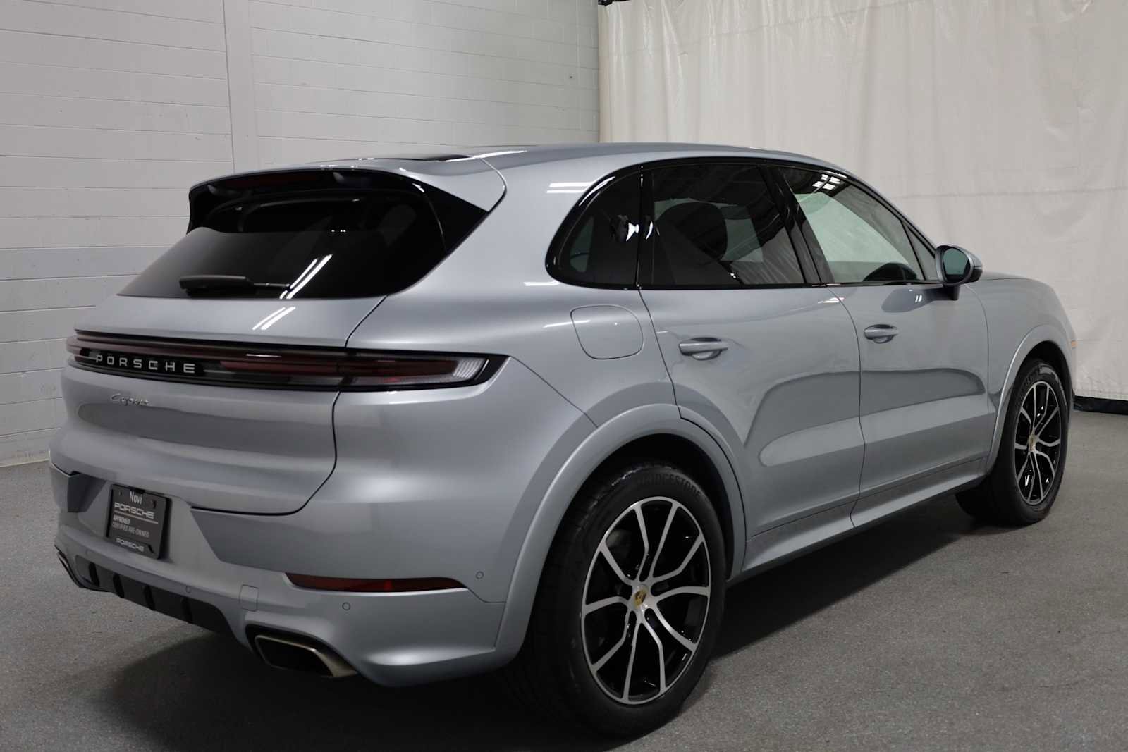 Certified 2024 Porsche Cayenne image 9