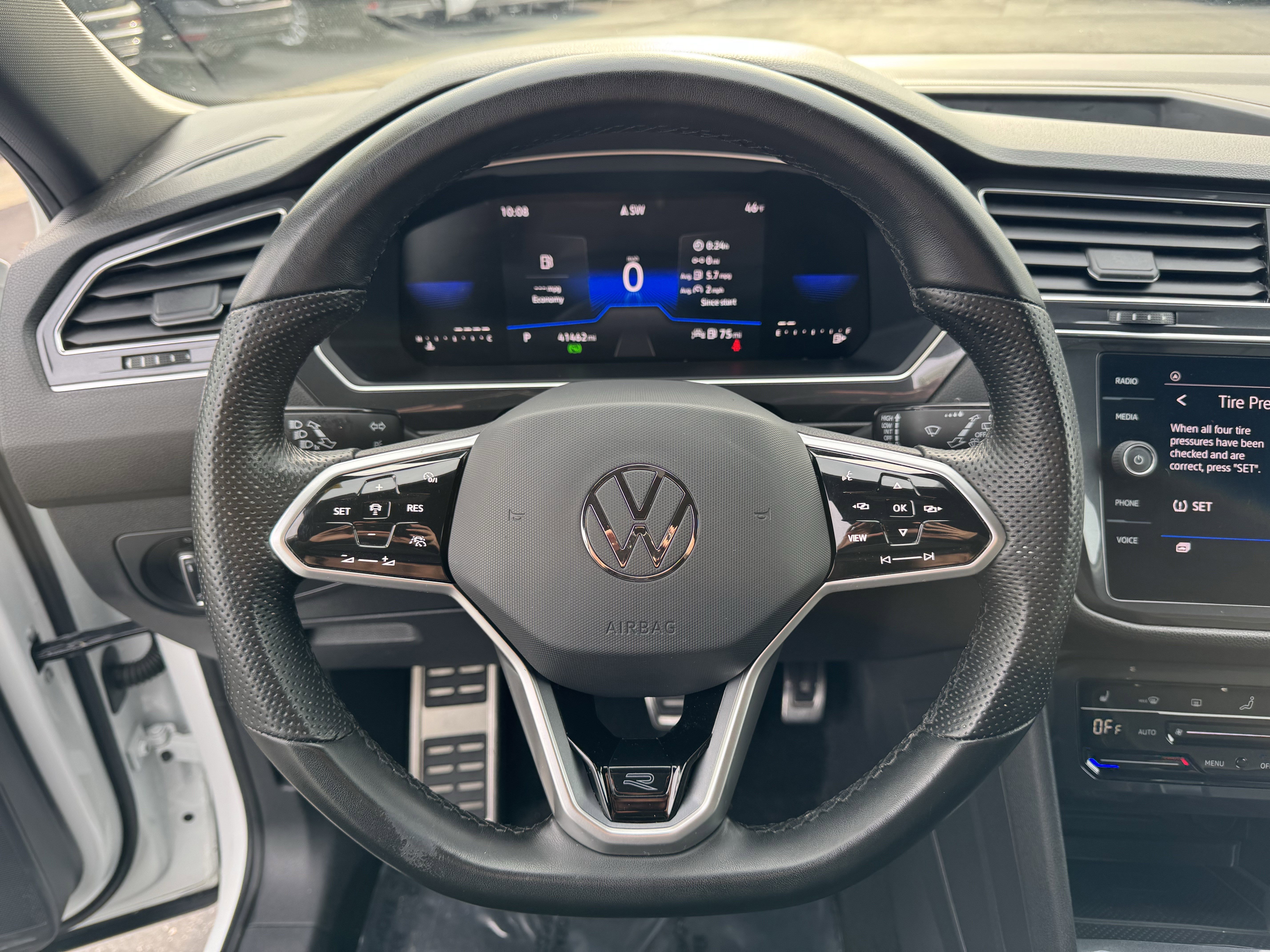 Used 2023 Volkswagen Tiguan SE R-Line image 19