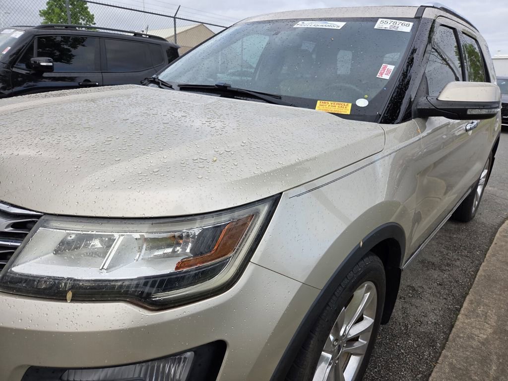 Used 2017 Ford Explorer Limited image 10
