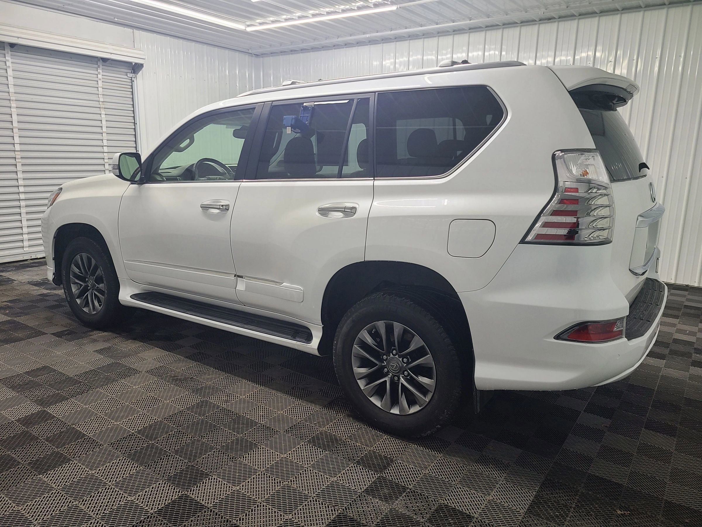 Used 2014 Lexus GX 460 Luxury image 9