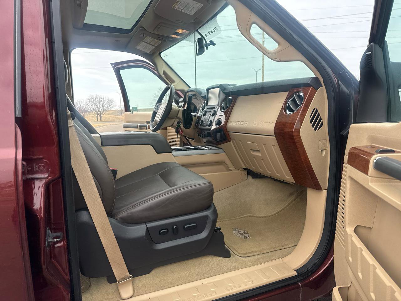 Used 2015 Ford F250 King Ranch w/ King Ranch w/Chrome Package image 40