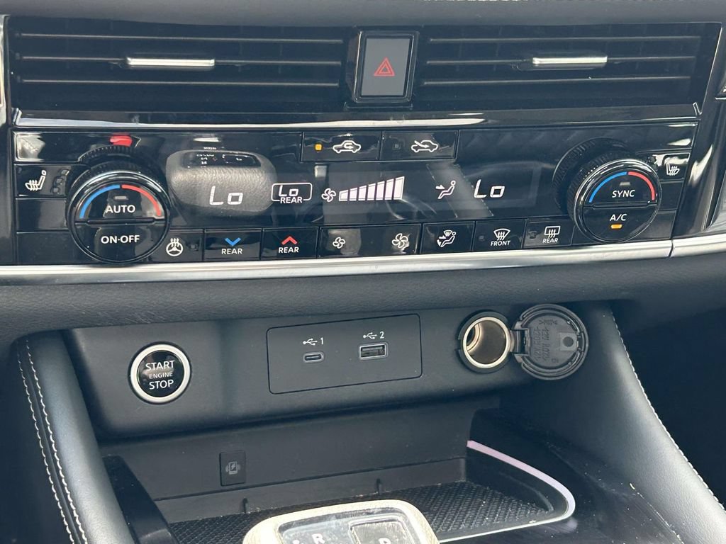 Used 2023 Nissan Rogue Platinum w/ Platinum Premium Package FWD image 26