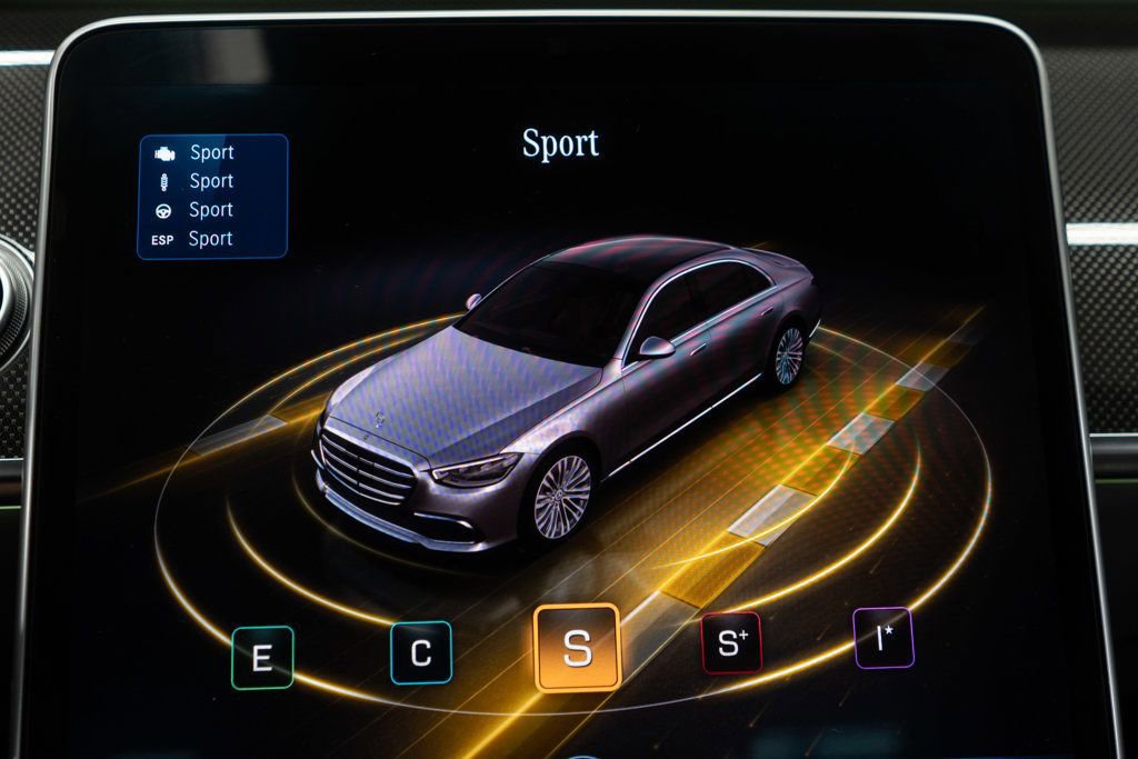 Used 2023 Mercedes-Benz S 580 4MATIC Sedan w/ AMG Line image 31