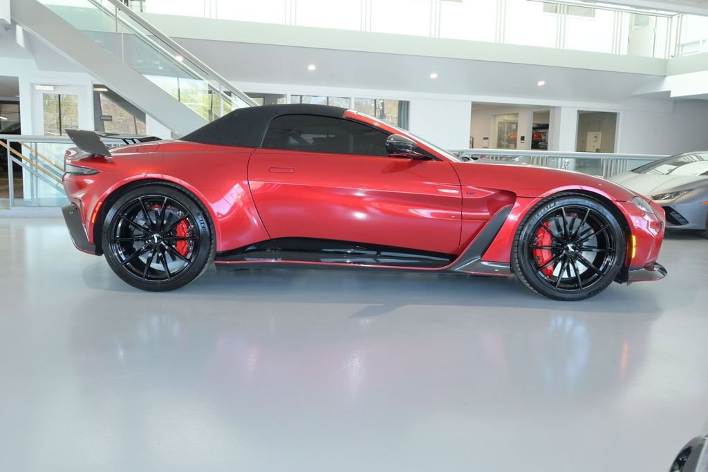 Used 2023 Aston Martin V12 Vantage Roadster RWD image 10