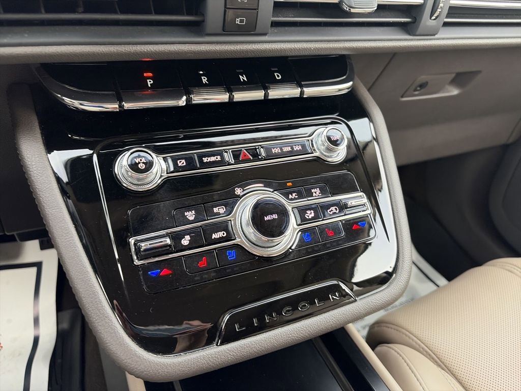 Used 2022 Lincoln Corsair Reserve w/ Equipment Group 201A image 19