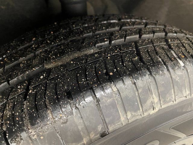 Used 2025 Chrysler Pacifica Select FWD image 8