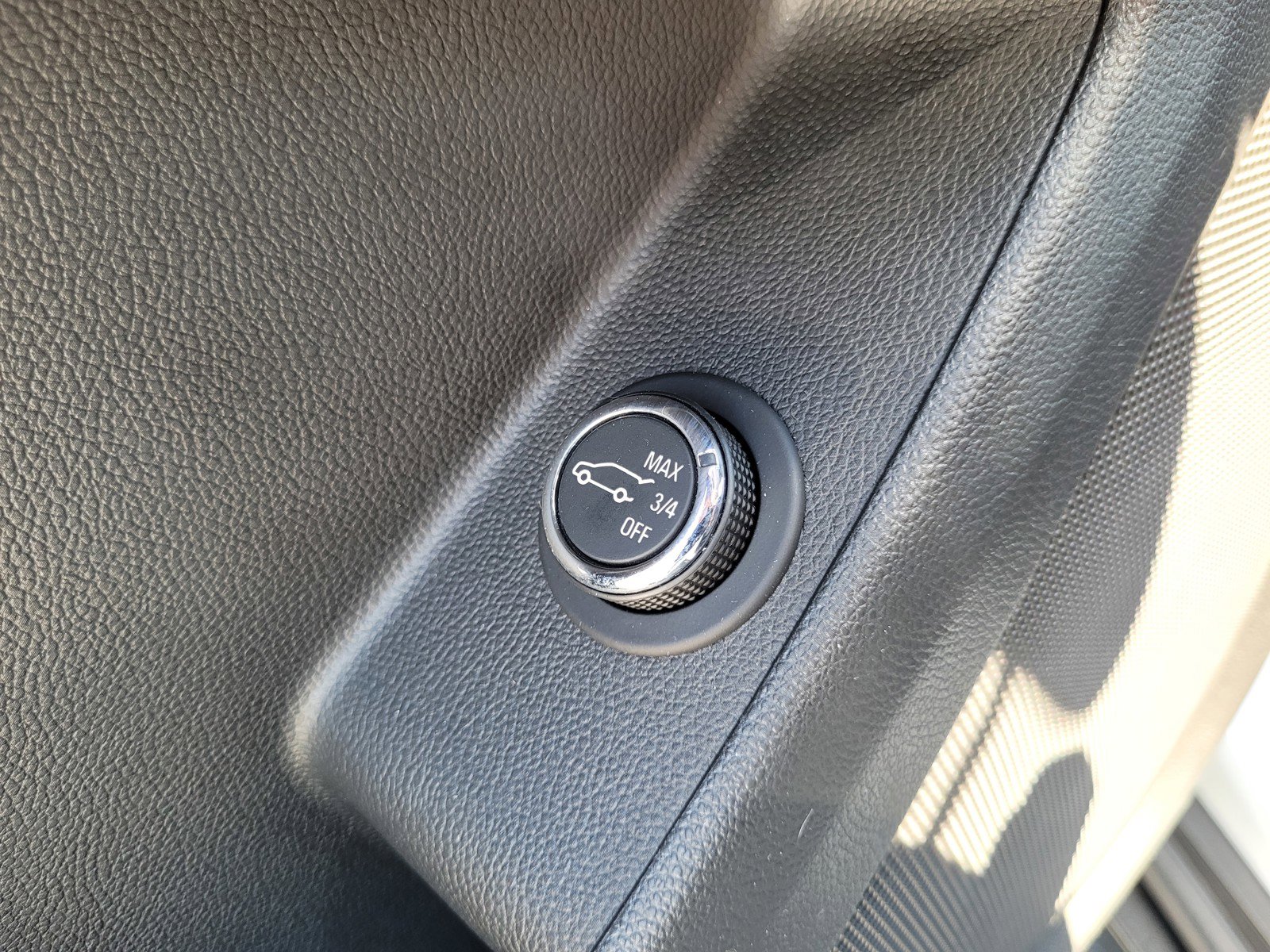 Used 2021 Chevrolet Traverse LT image 25