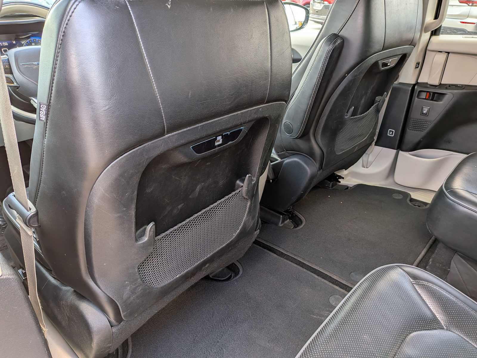 Used 2020 Chrysler Pacifica Limited w/ Advanced Safetytec Group FWD image 17